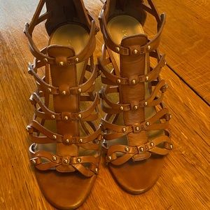 Ivanka Trump strappy heel size 5M